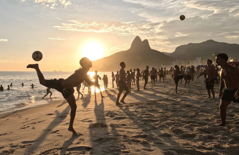 January 19, 2025, Rio De Janeiro, Rio De Janeiro, Brazil: Beachgoers packed the beaches trying to stay cool some played Altinho on Ipanema Beach, a popular Brazilian soccer game where players keep the ball in the air with kicks, headers, and more. On this scorching Sunday, Rio s heat index soared to 120ÃÂF. Rio De Janeiro Brazil - ZUMAk251 20250119_znp_k251_003 Copyright: xBobxKarpx